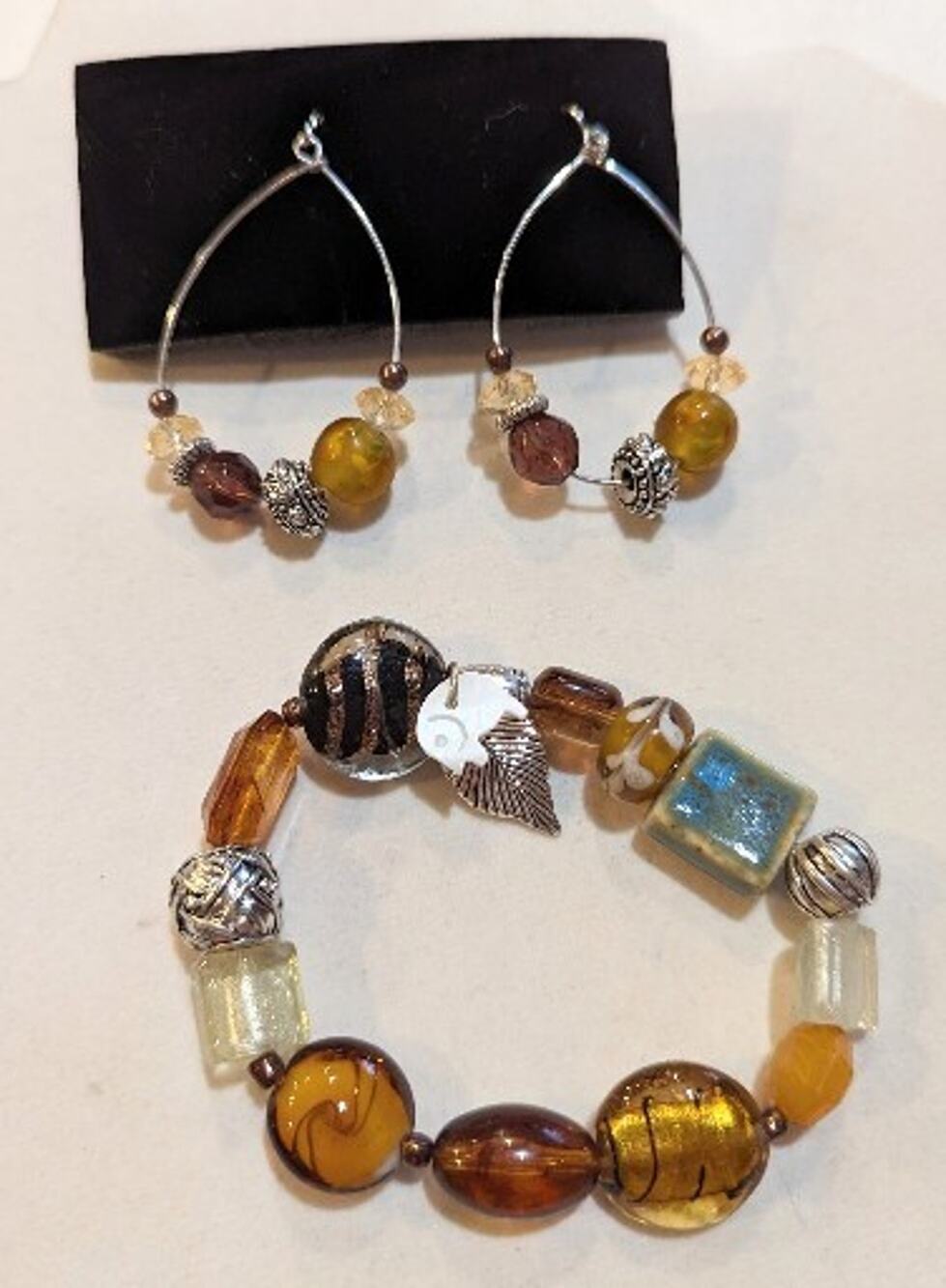 Avon Women’s Boho Bracelet And Earrings Glass Beaded Set Chic Multicolor New